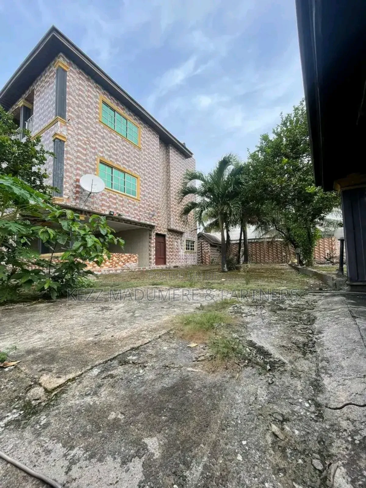 7bdrm Duplex in Rumuaghulu Port for sale
