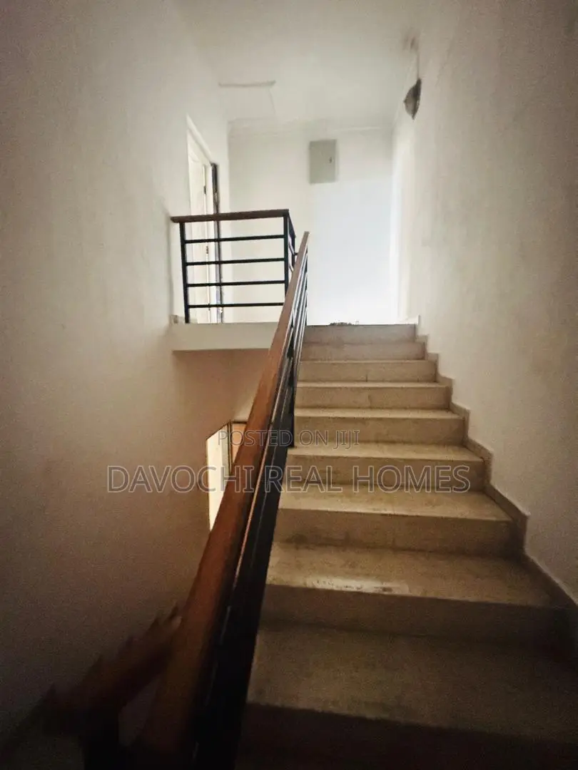 5bdrm Apartment in Vgc, Lekki Phase 2 for rent