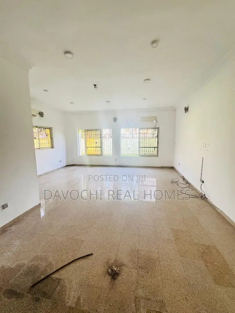 5bdrm Apartment in Vgc, Lekki Phase 2 for rent