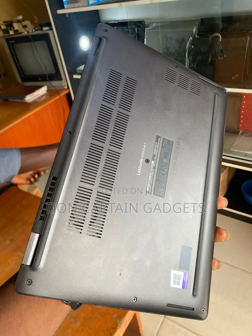 Dell Latitude 5300 2in1 X360 8gb/256gb SSD Core I7 8th Gen