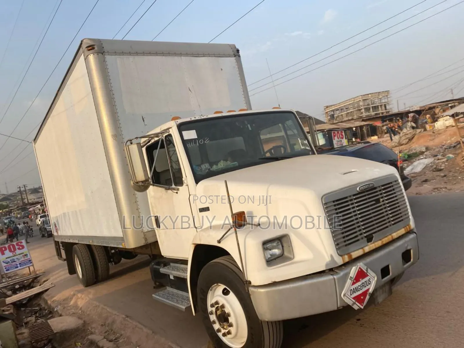 Freightliner 6 Tires Container Body