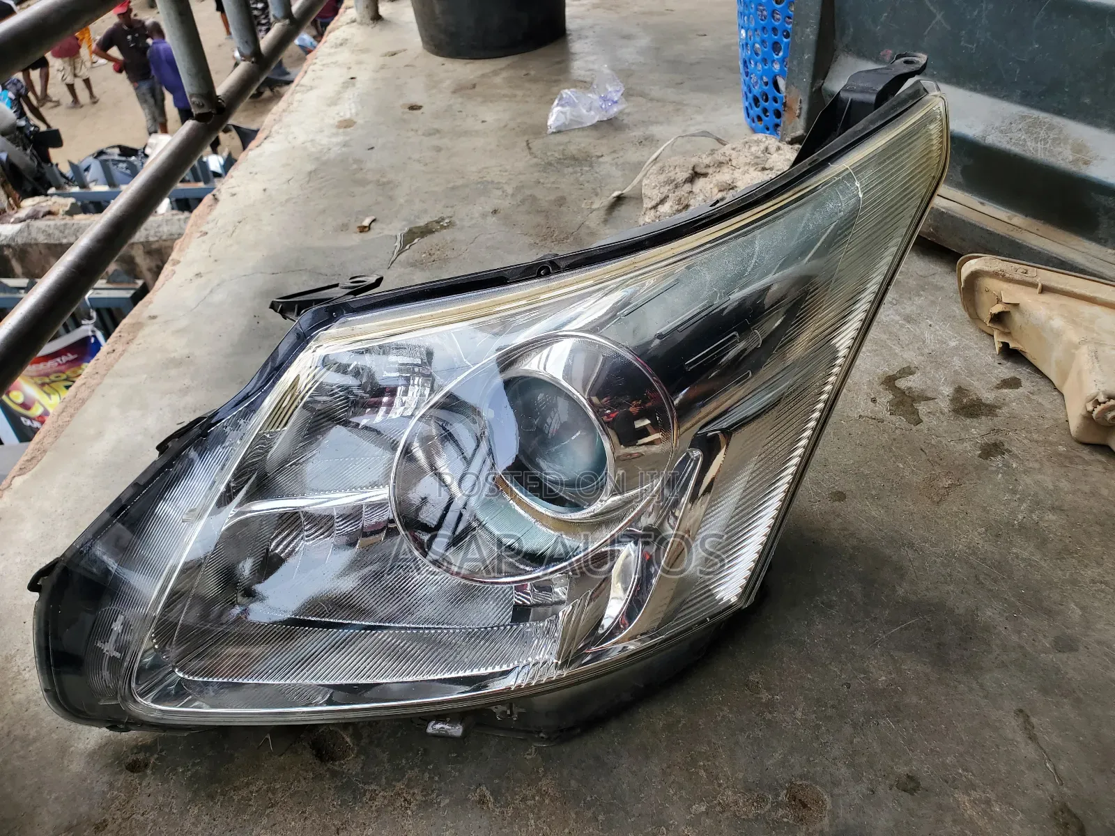 Headlamp for Toyota Avensis 2010