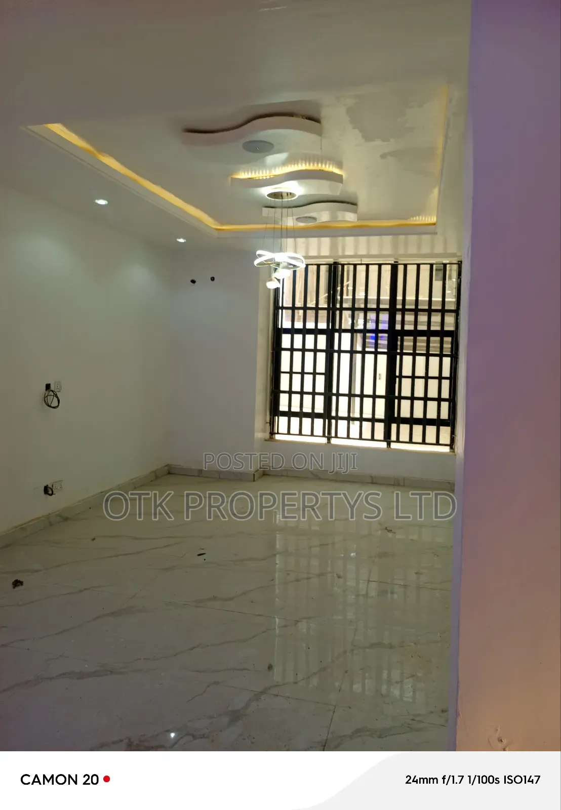 4bdrm Duplex in By Navy Quarters for sale