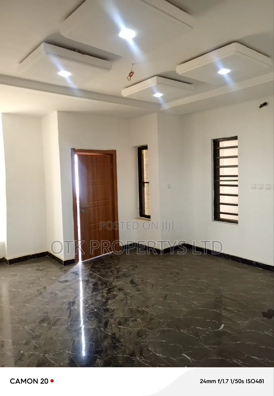 4bdrm Duplex in By Navy Quarters for sale