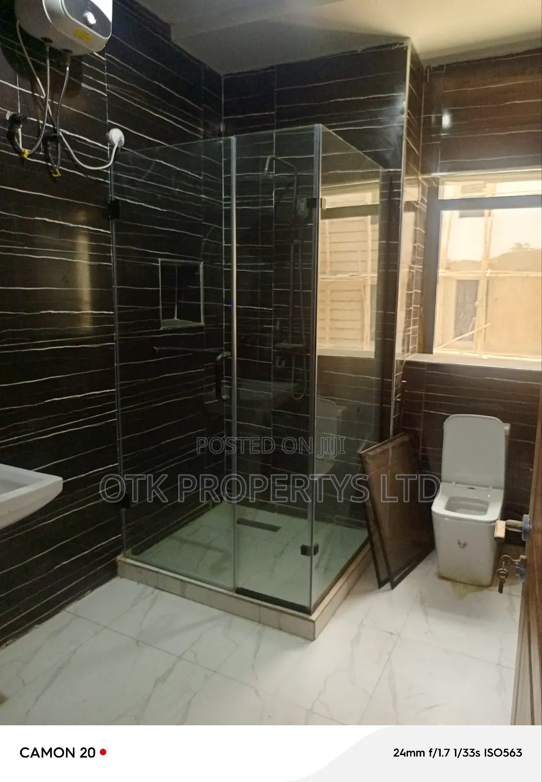 4bdrm Duplex in By Navy Quarters for sale