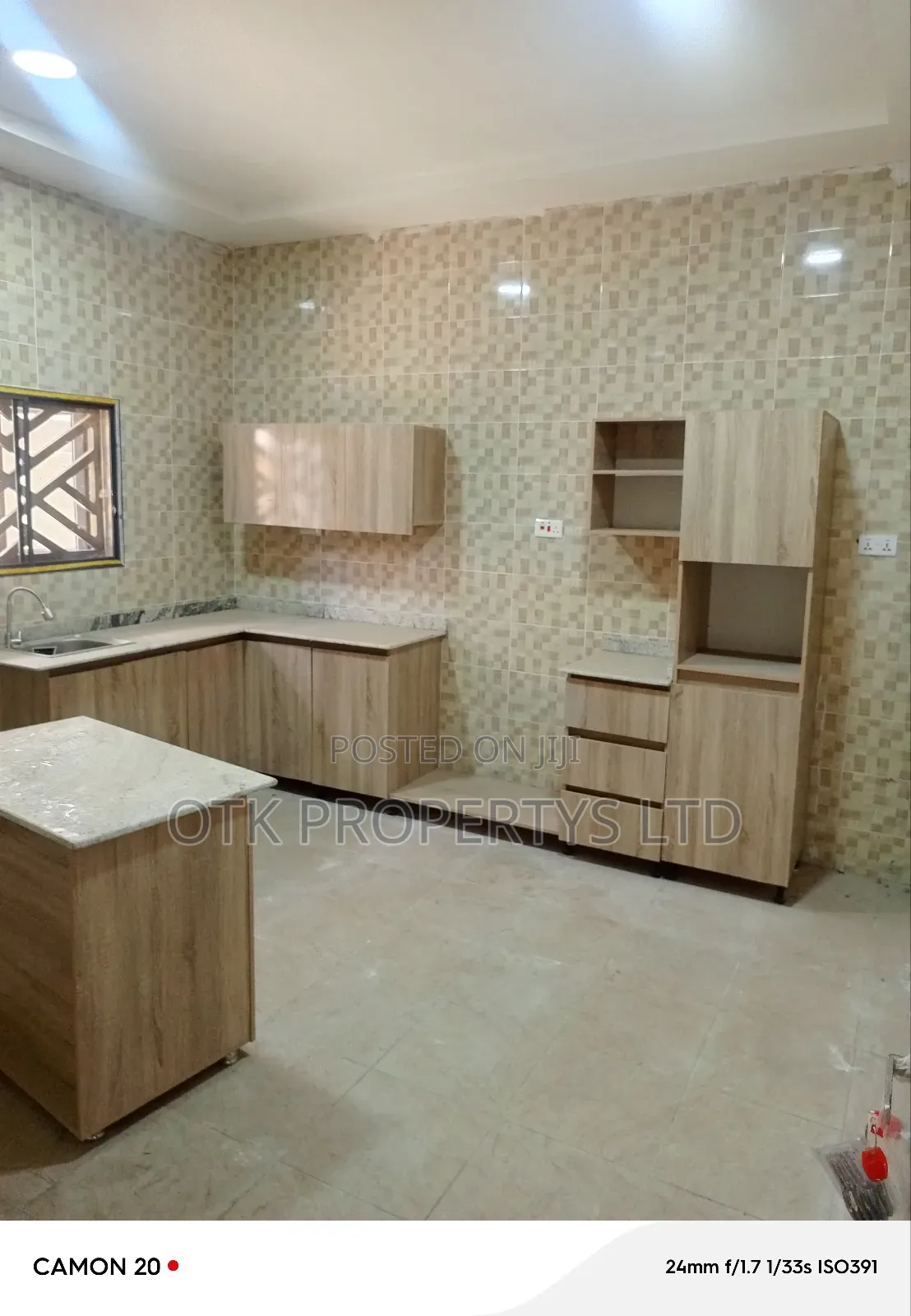 2bdrm Block of Flats in By Navy Quarters for rent