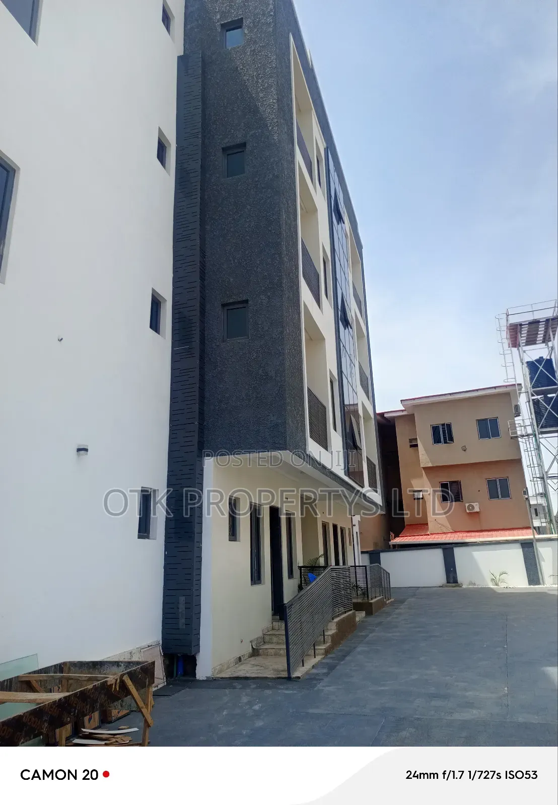 3bdrm Block of Flats in By Navy Quarters for sale