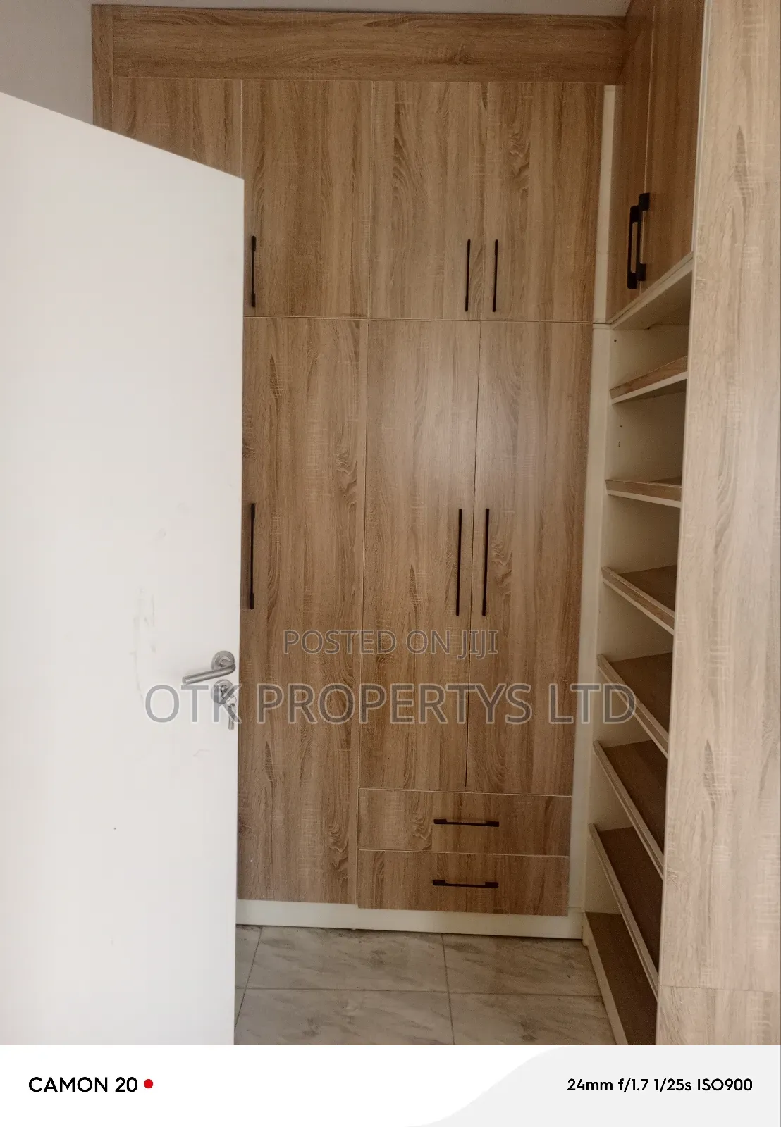 3bdrm Block of Flats in By Navy Quarters for sale