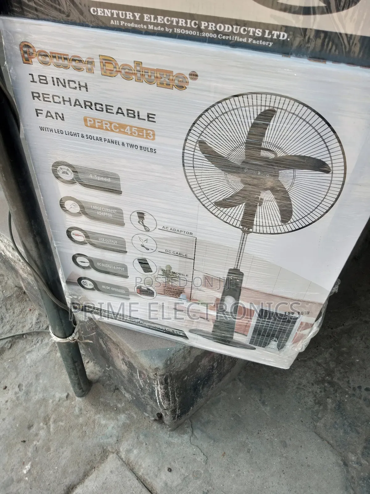 Deluxe Rechargeable Fan 18"