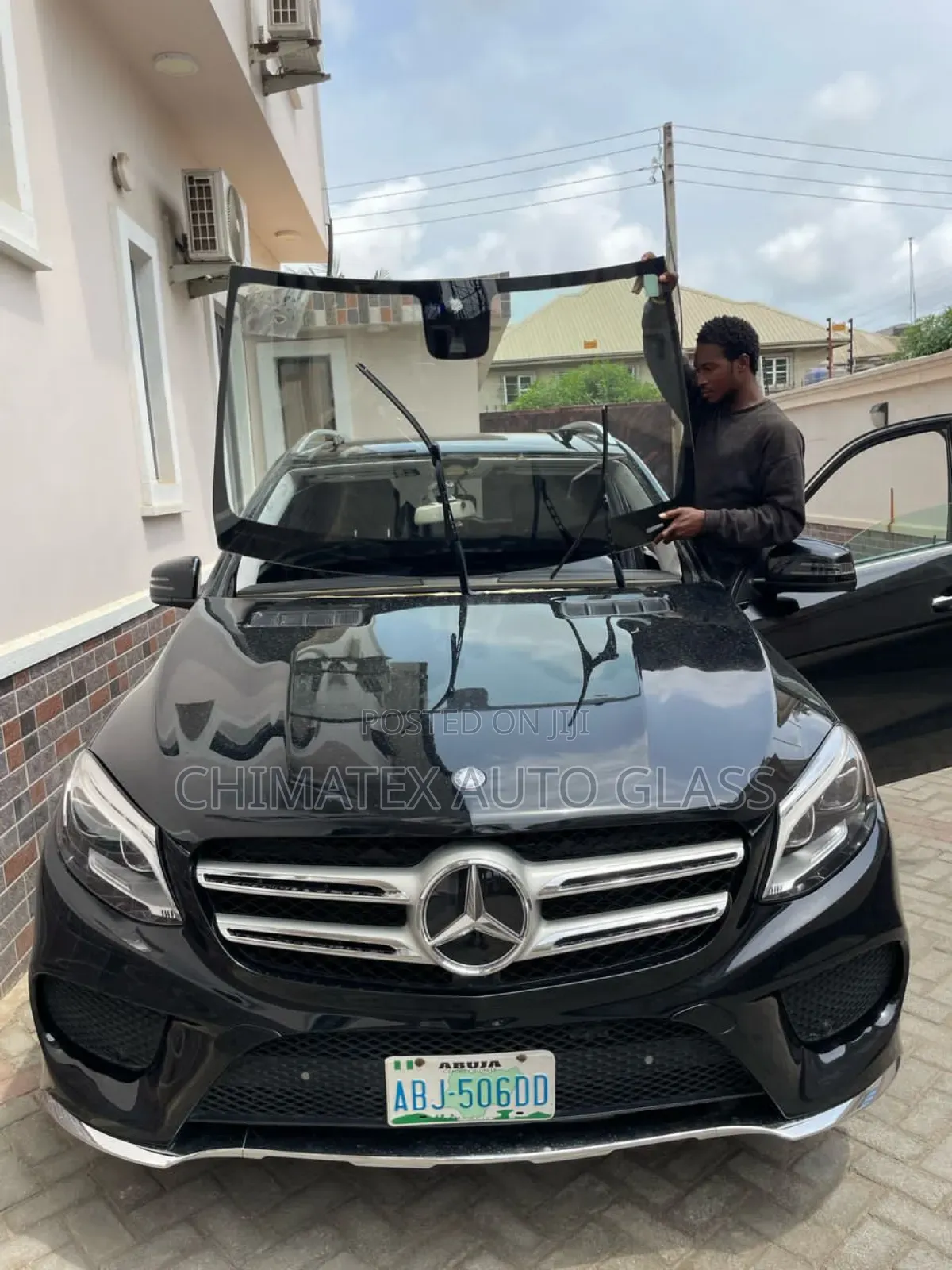 We Deliver and Install All Benze Windscreen Glass