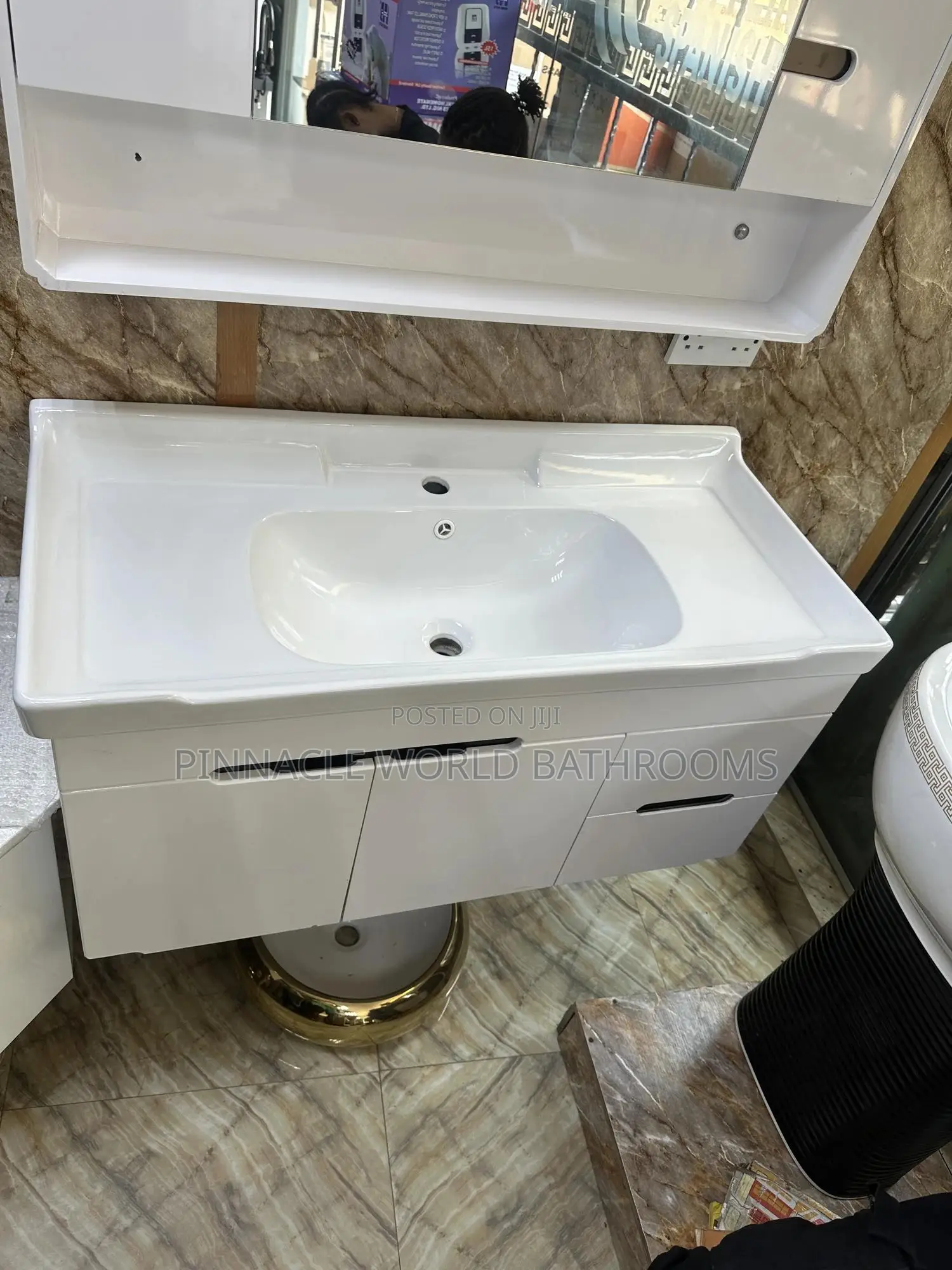 Executive England Cabinet Basin 006