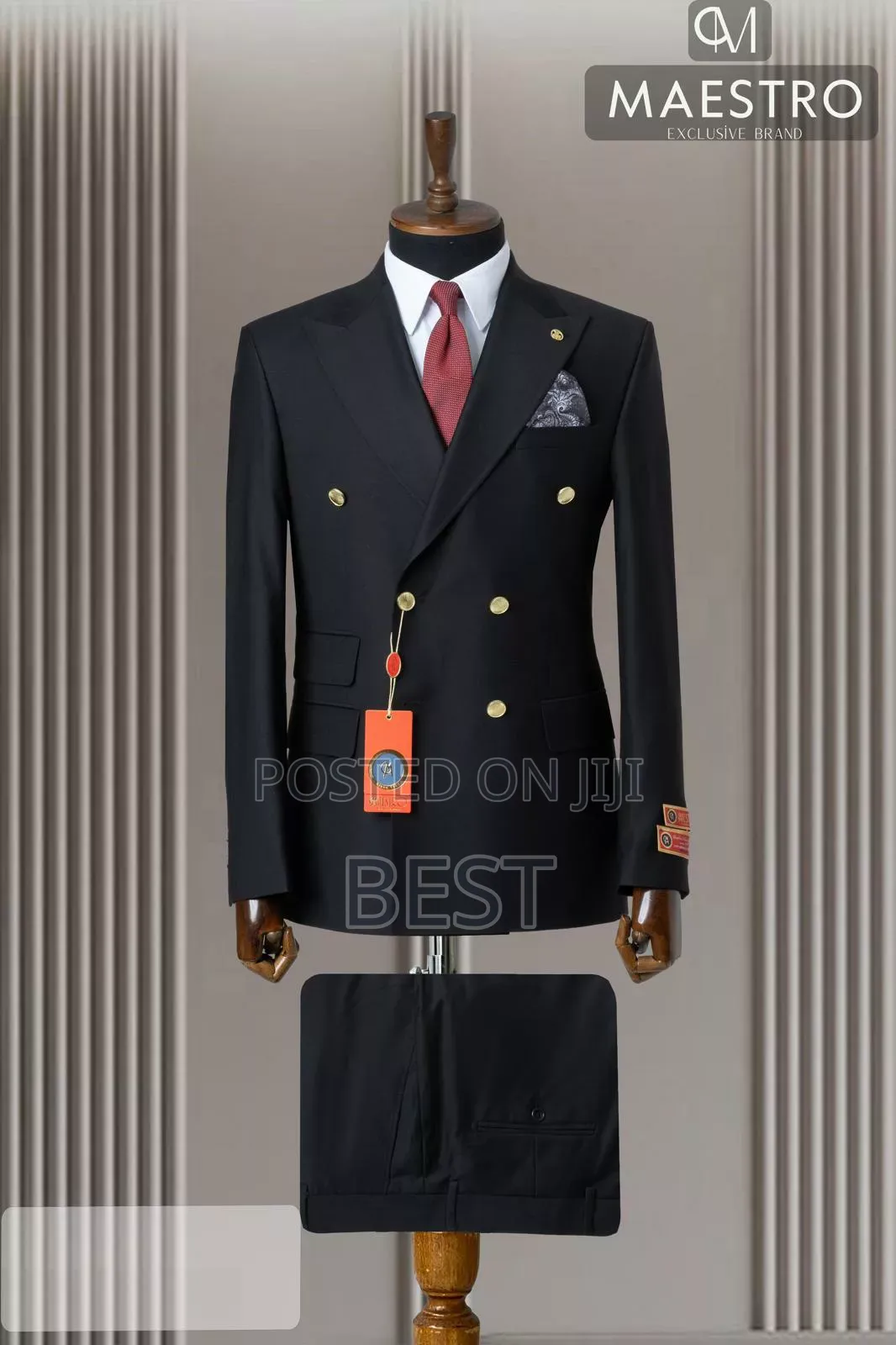 Luxury Double Breasted With Golden Bottons Suit