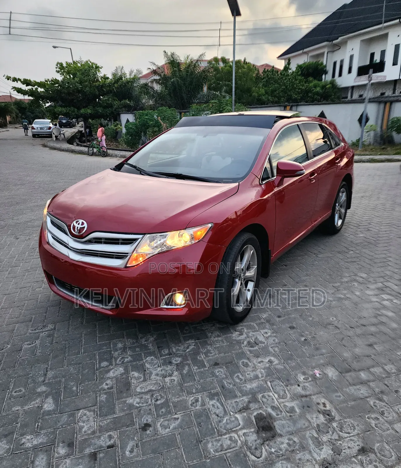 Toyota Venza XLE 4dr Wagon (3.5L 6cyl 6A) 2014 Red