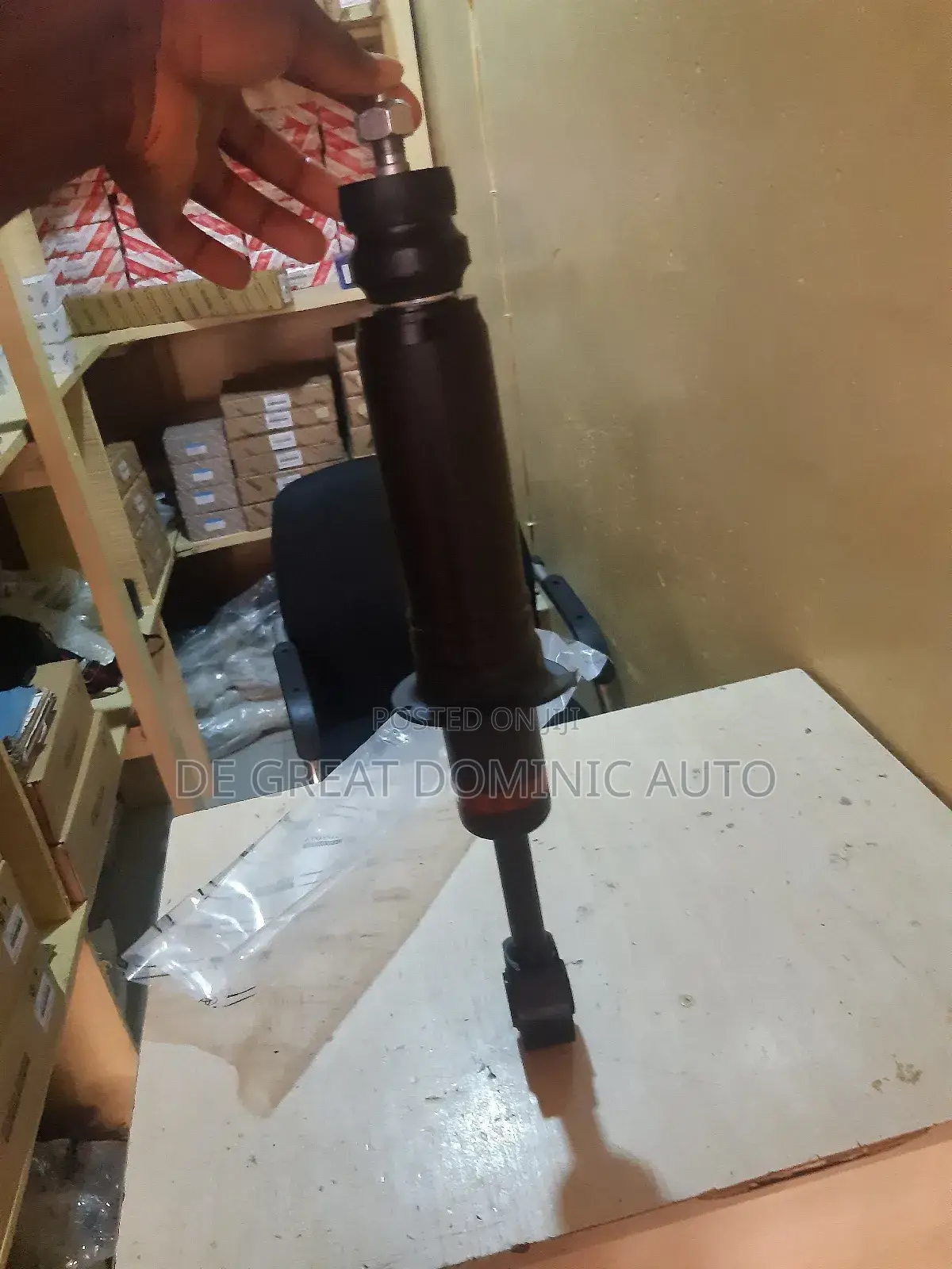 Front Oil Pressure Shock Absorber Lx570