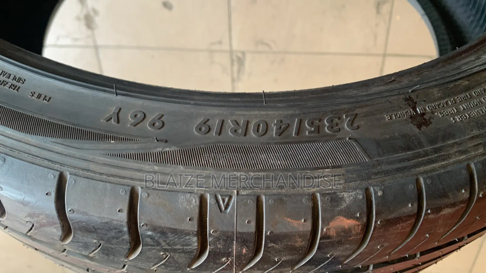 235/40r19 Dunlop