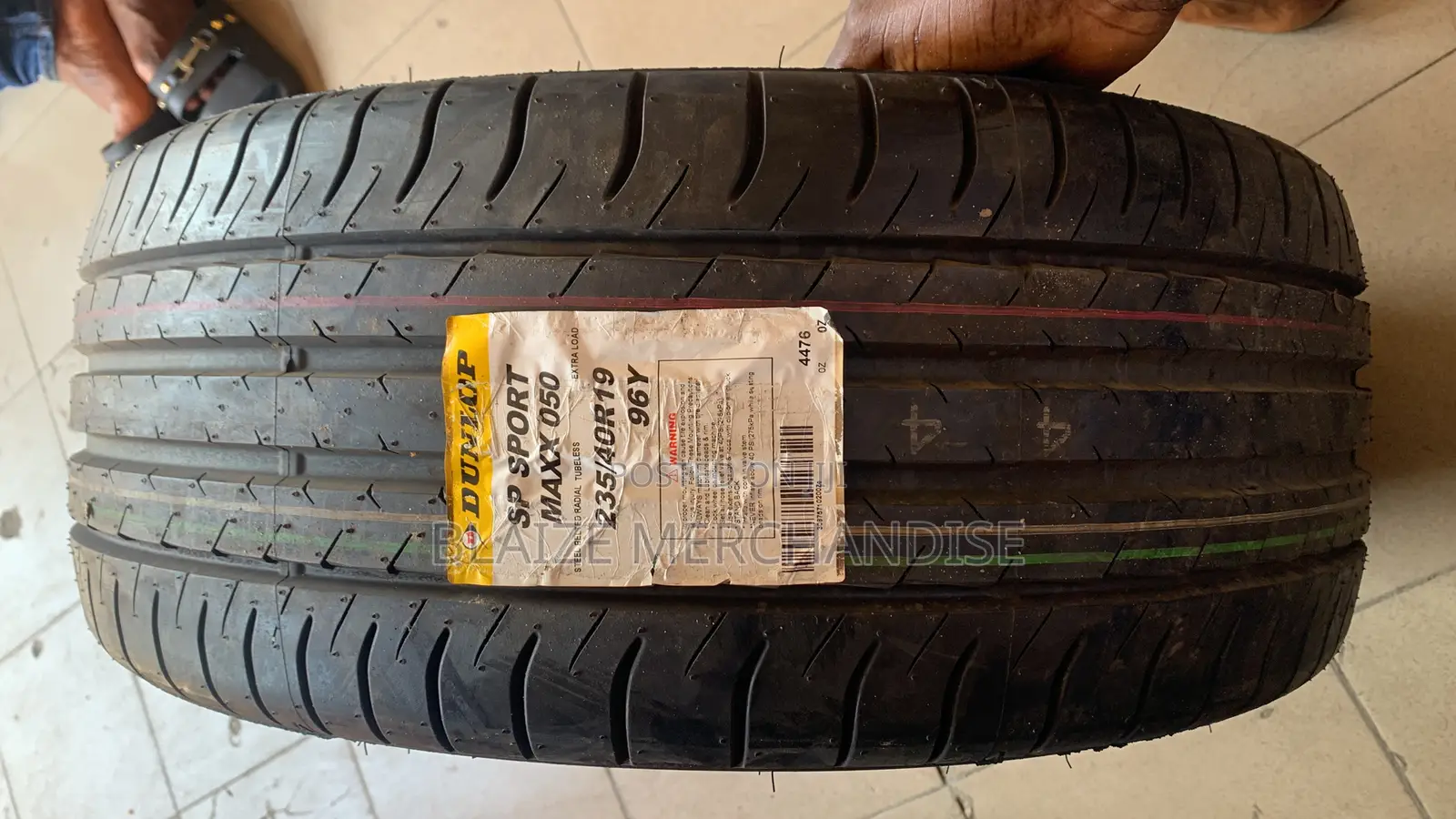 235/40r19 Dunlop