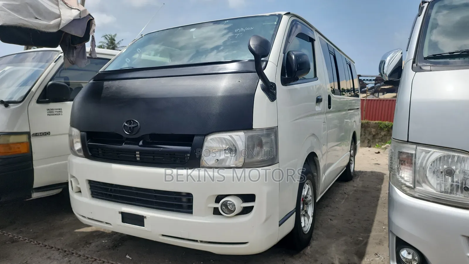 Toyota HiAce 2012 White