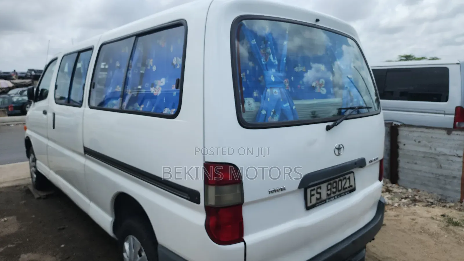 Toyota HiAce 2005 White