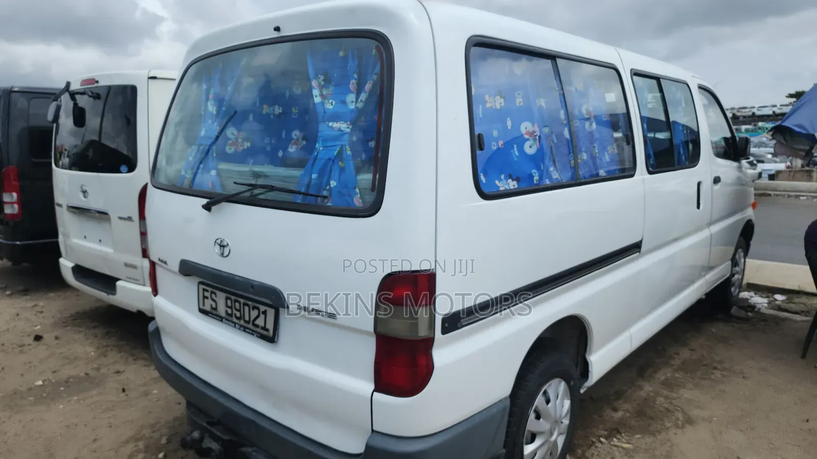 Toyota HiAce 2005 White