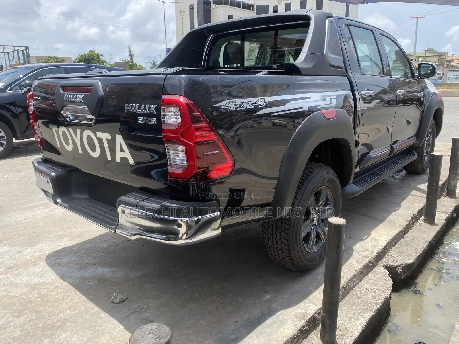New Toyota Hilux 2024 Black