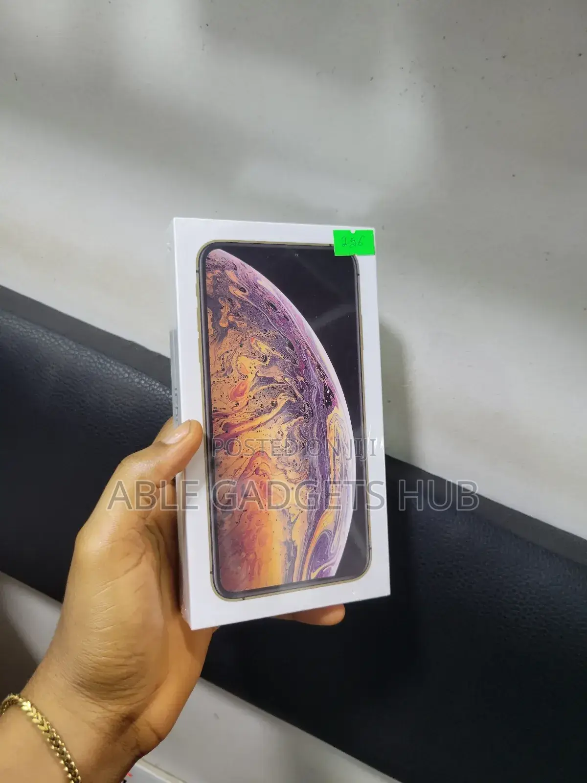 New Apple iPhone XS Max 256 GB Gold