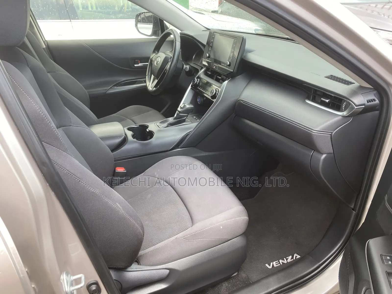 Toyota Venza LE 2021 Gray