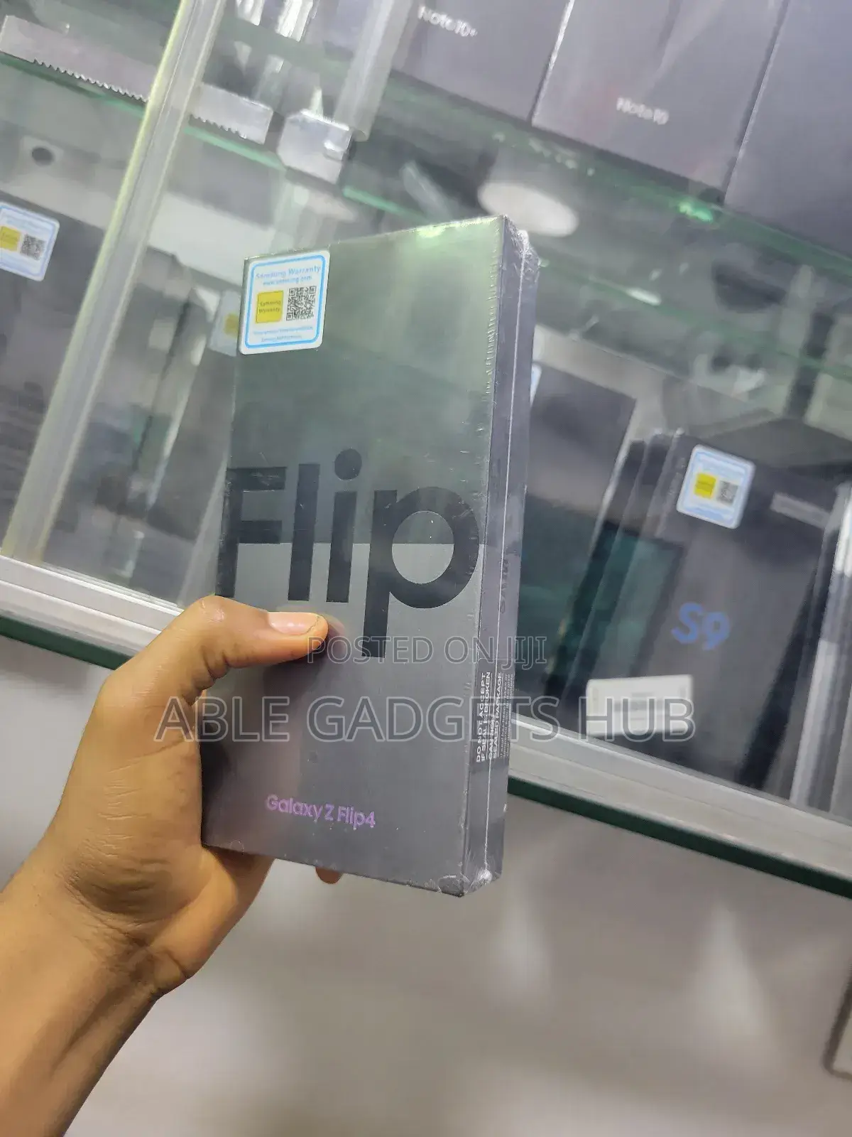 New Samsung Galaxy Z Flip4 256 GB