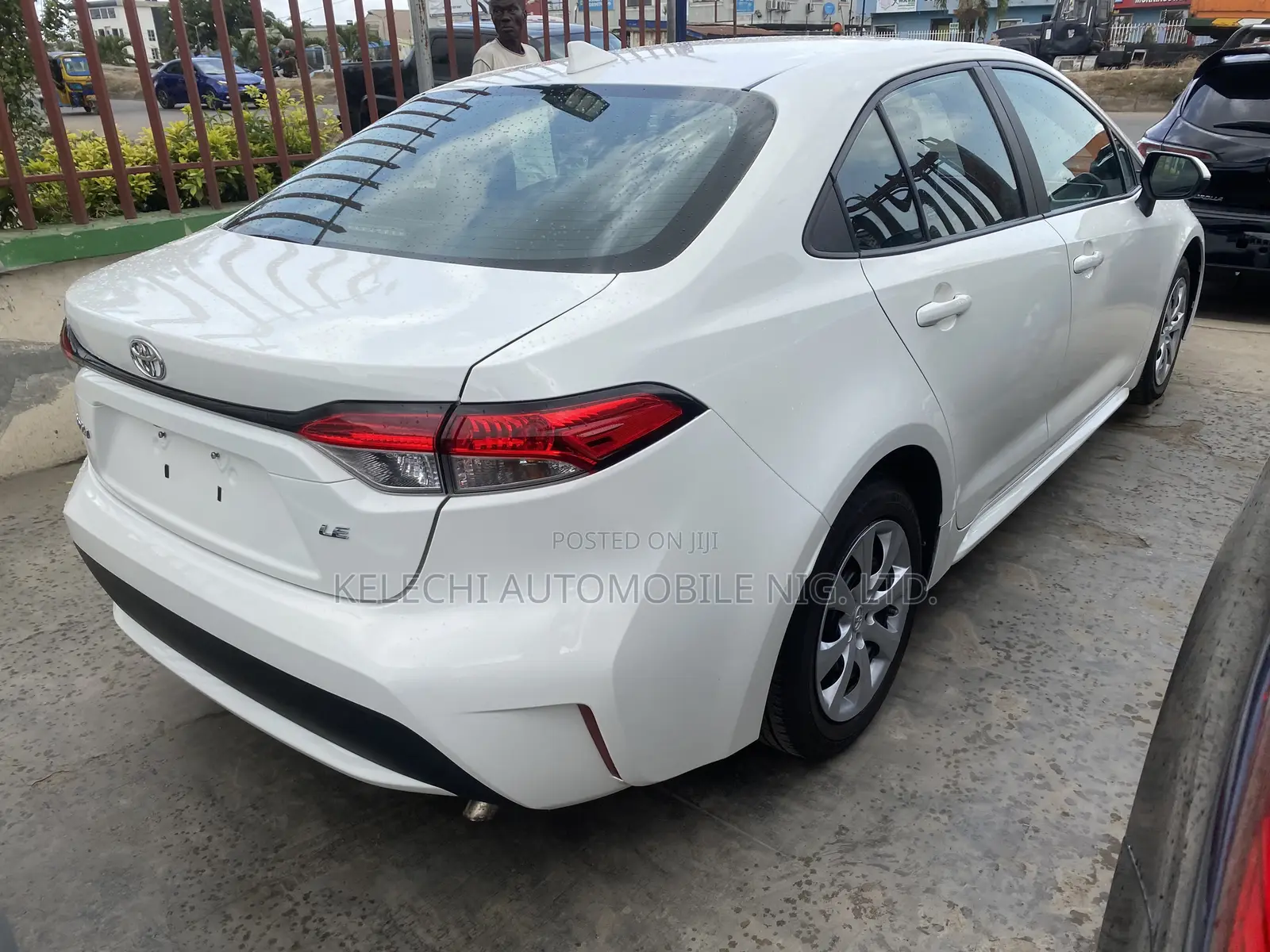 Toyota Corolla LE 2021 White