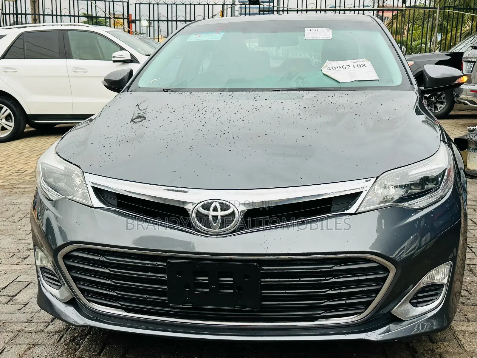 Toyota Avalon XLE Premium Sedan FWD (3.5L 6cyl 6A) 2013 Gray