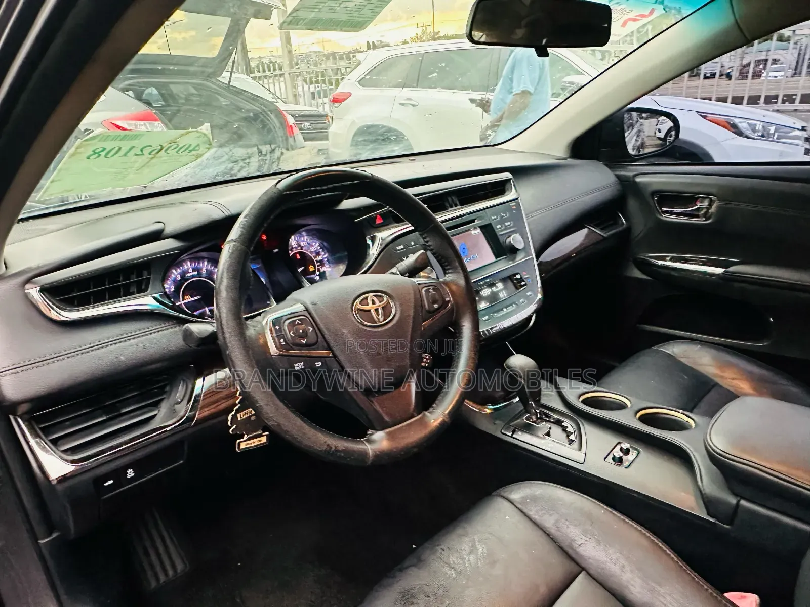 Toyota Avalon XLE Premium Sedan FWD (3.5L 6cyl 6A) 2013 Gray