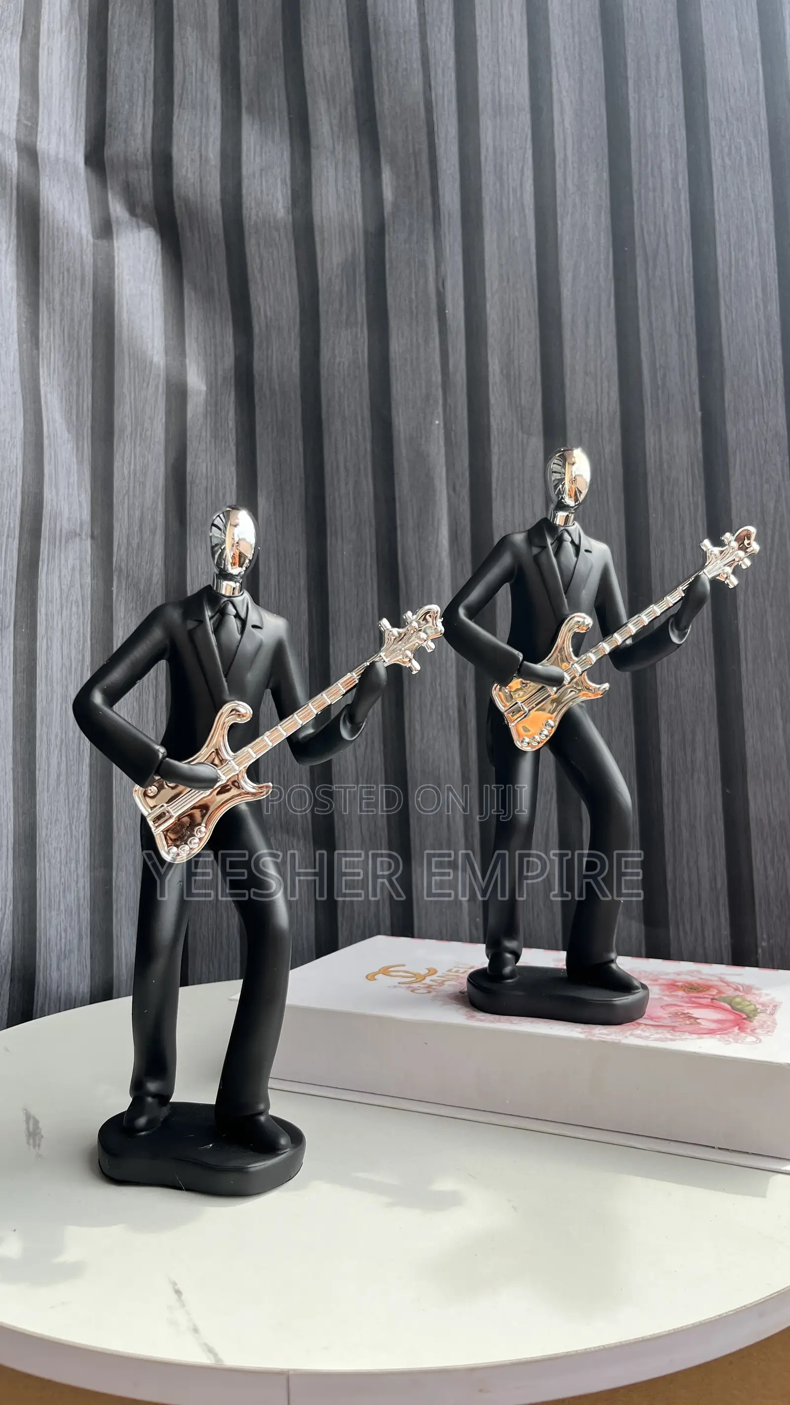 Decorative Figurines