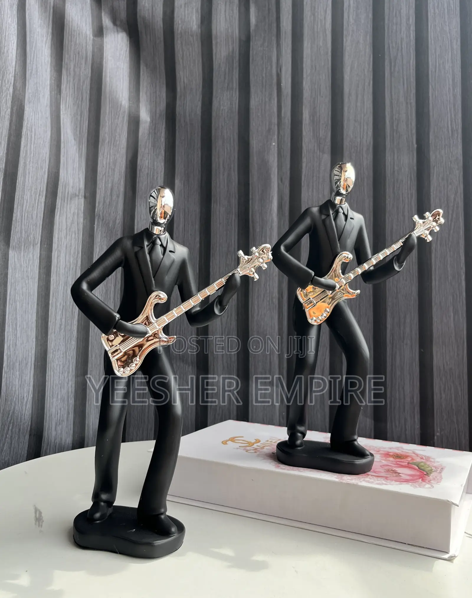 Decorative Figurines