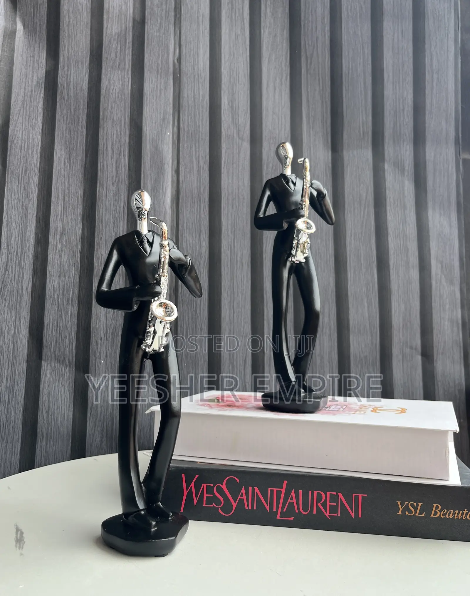 Decorative Figurines