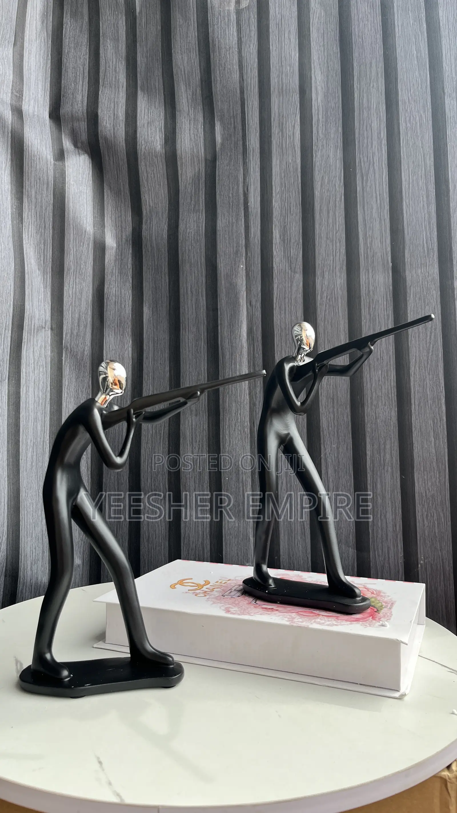 Decorative Figurines