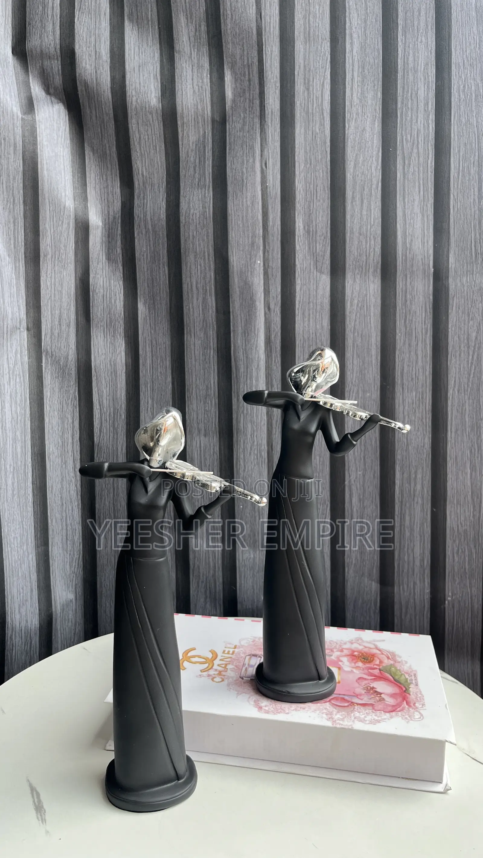 Decorative Figurines