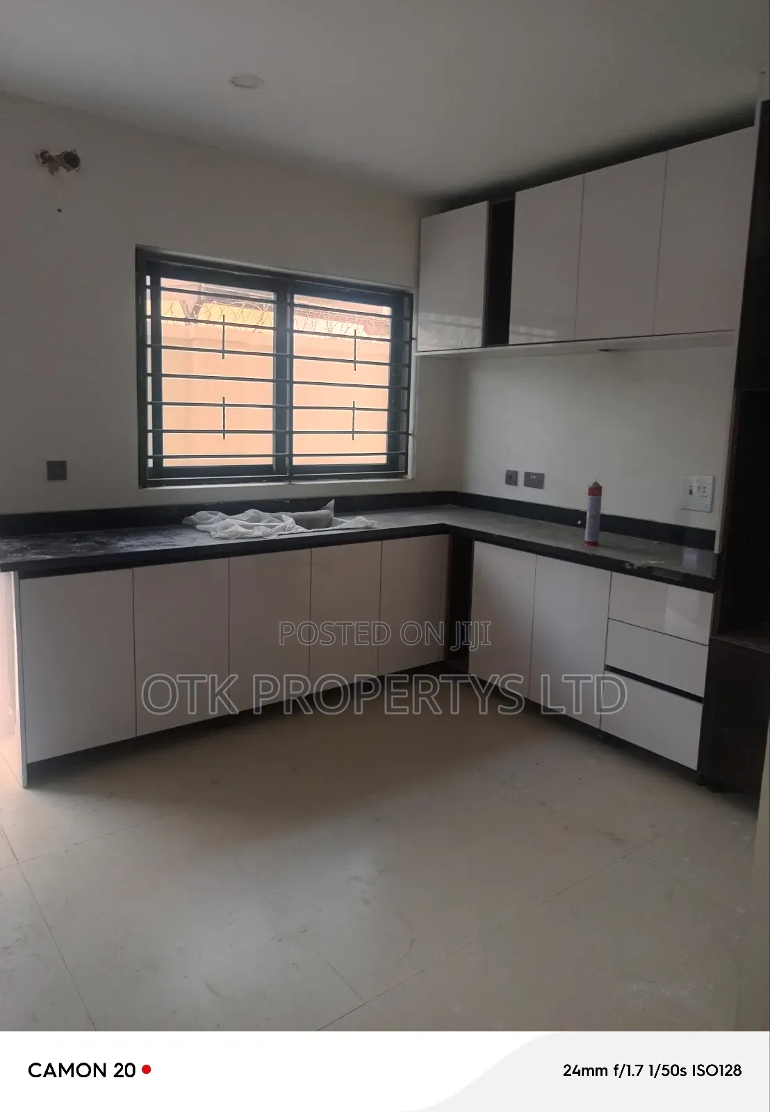 4bdrm Duplex in Navy'S Quarter, Jahi for sale