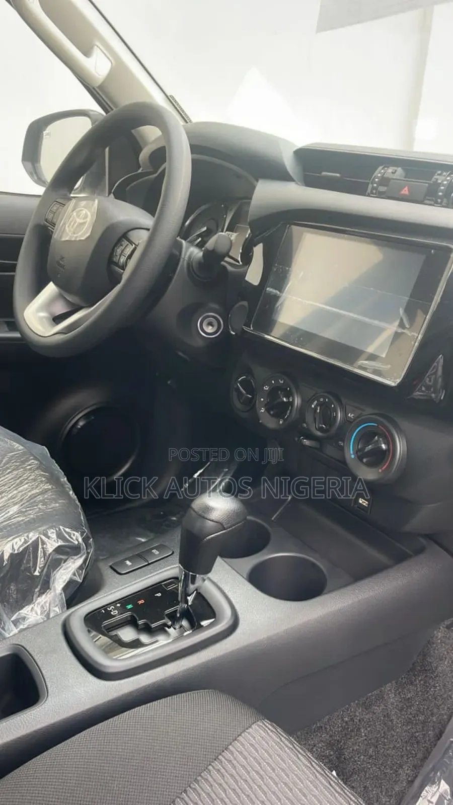 New Toyota Hilux 2025 Black
