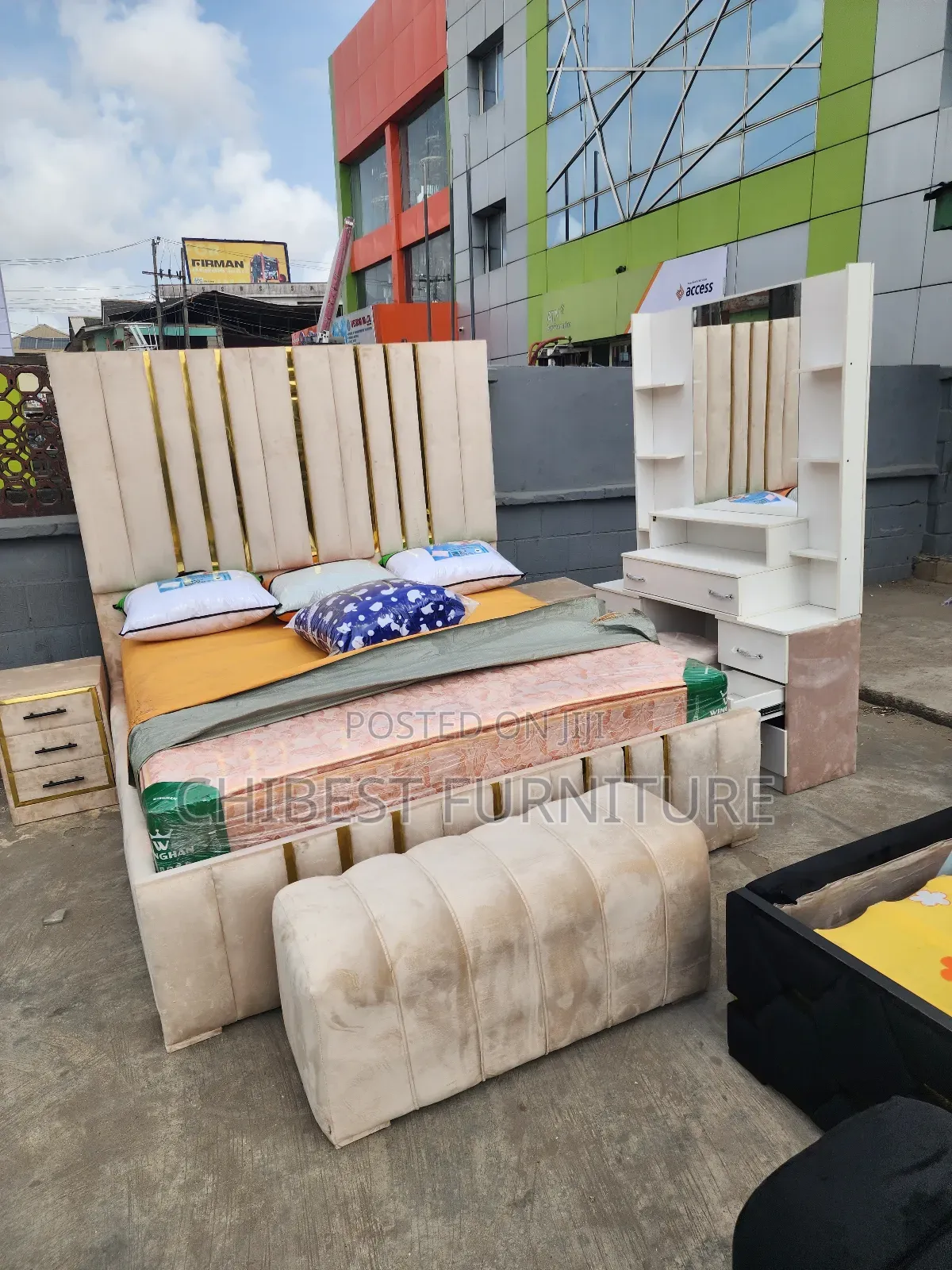 Modernized 6by6 Luxury Family Bed Set.