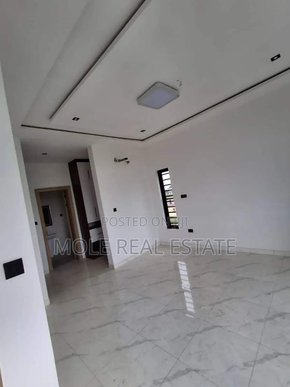 Luxery 6 Bed Fully Detached Full Plot Ajao Estate