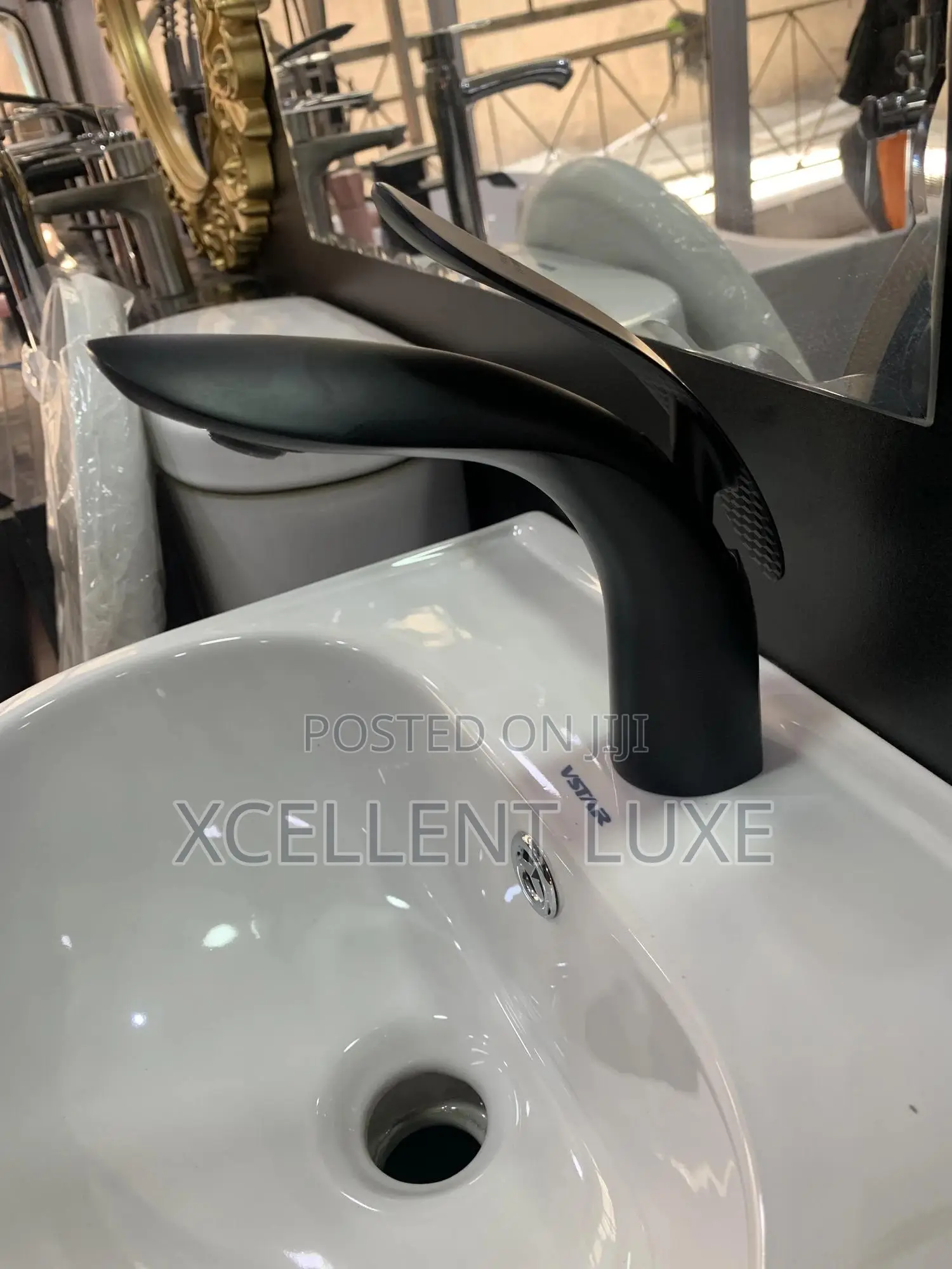 Black Hot and Cold Basin Mixer Tap