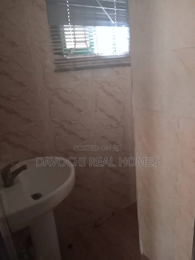 2bdrm Apartment in Lekki Right for rent