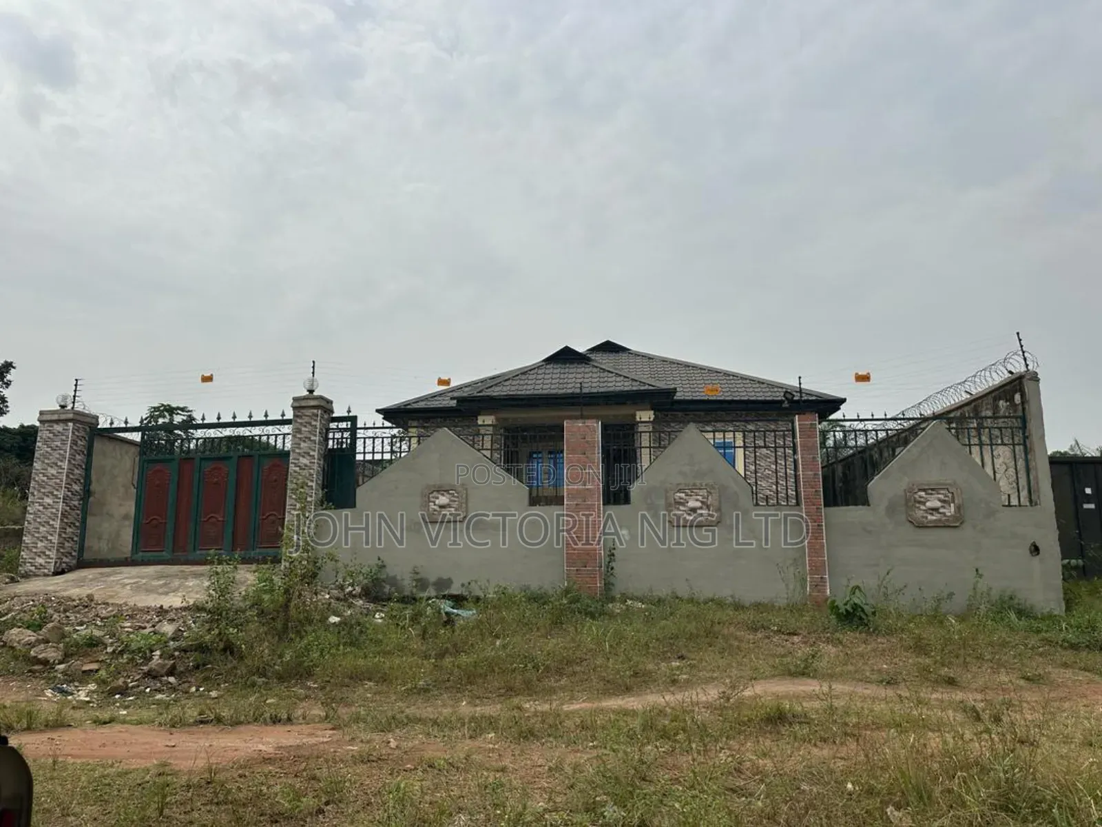 4bdrm Bungalow in Shimawa for sale