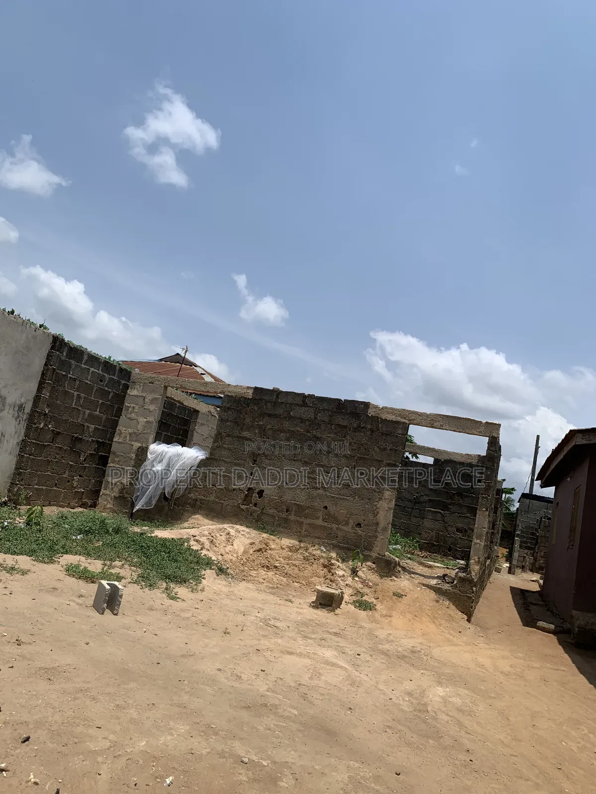 3bdrm Block of Flats in Ayobo for sale