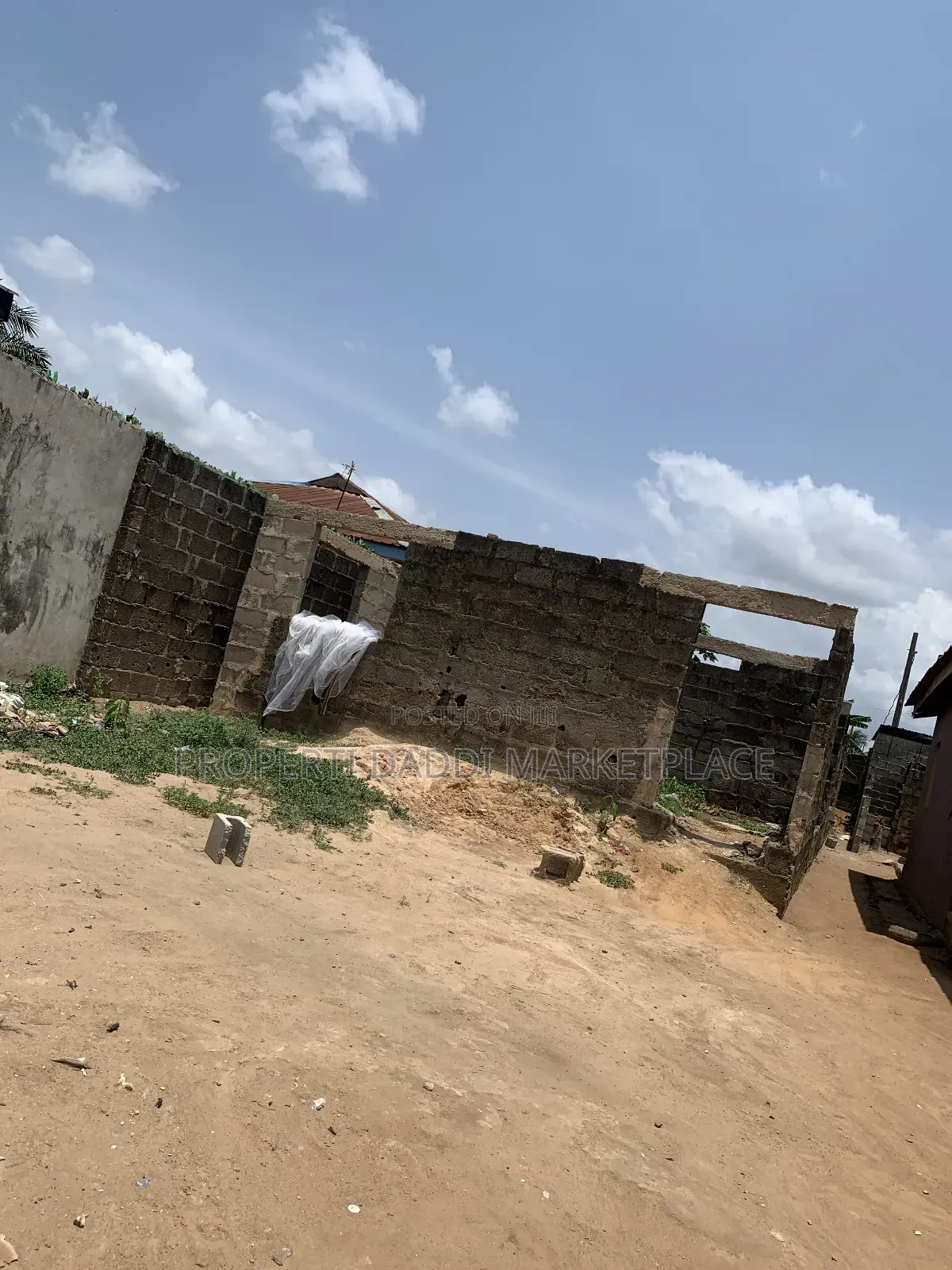 3bdrm Block of Flats in Ayobo for sale