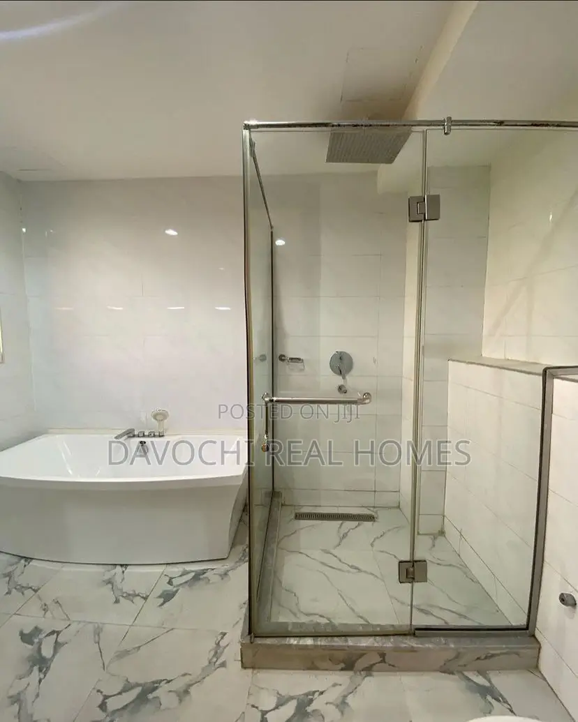 4bdrm Penthouse in Banana Island for rent