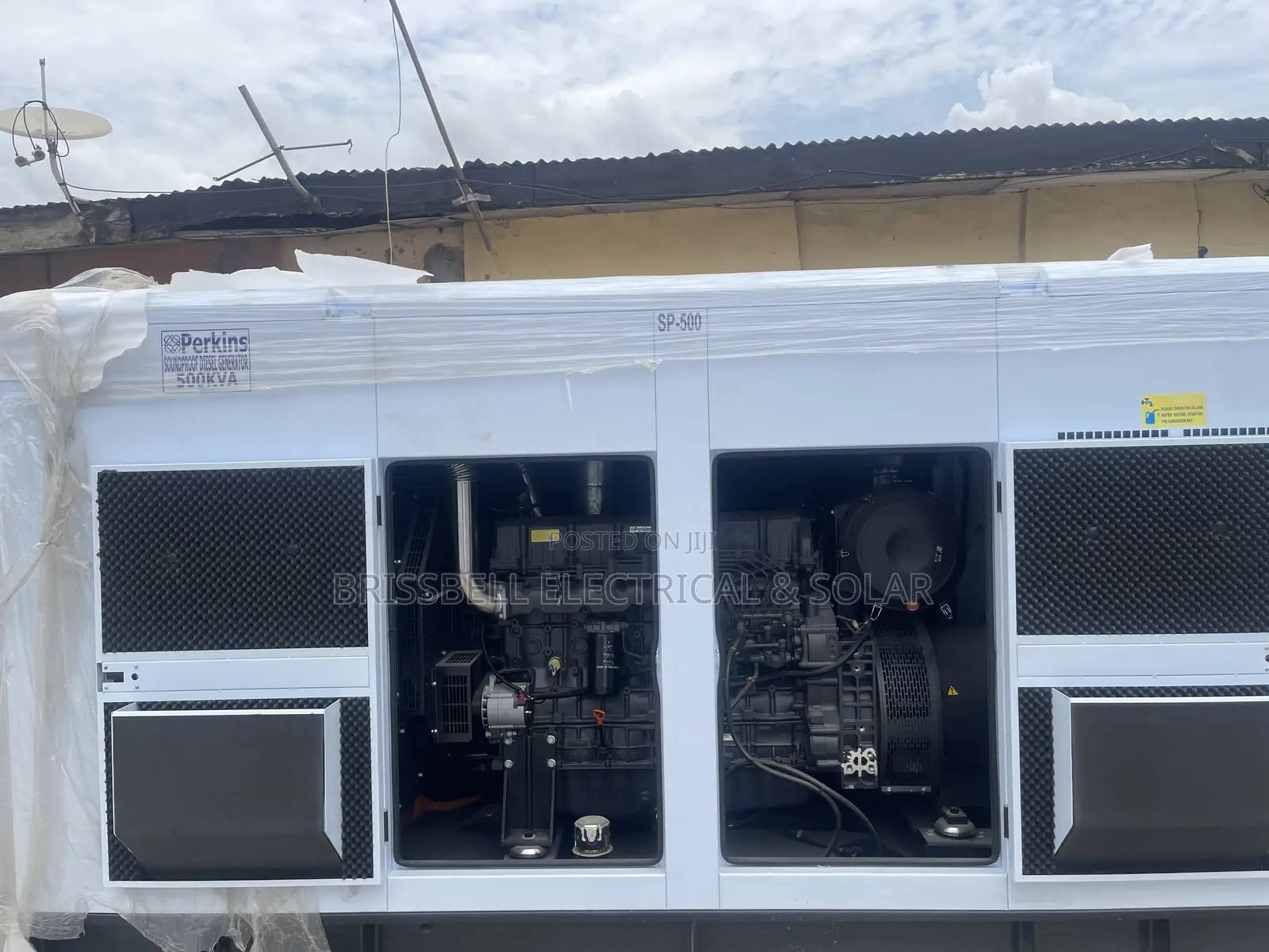 Complete England Perkins Soundproof Diesel Generator 500kva