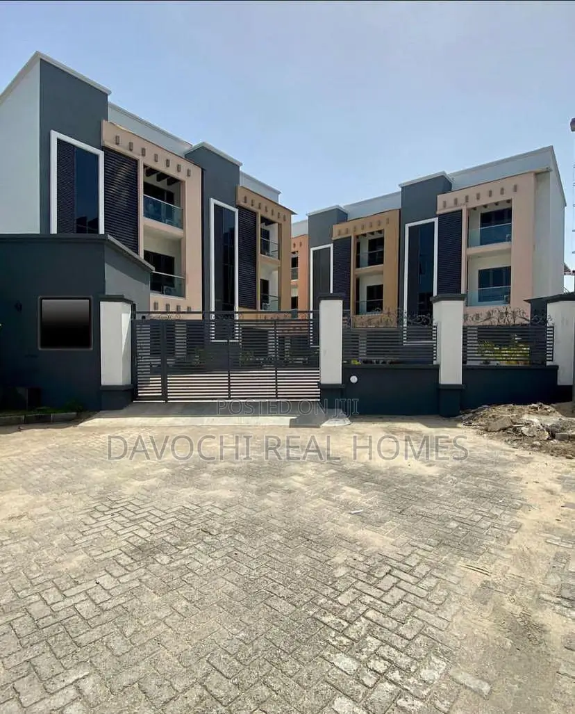 4bdrm Duplex in Banana Island for rent