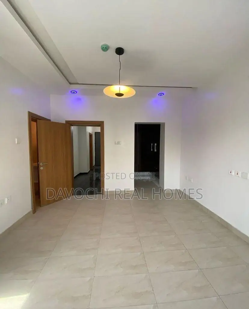 4bdrm Duplex in Banana Island for rent