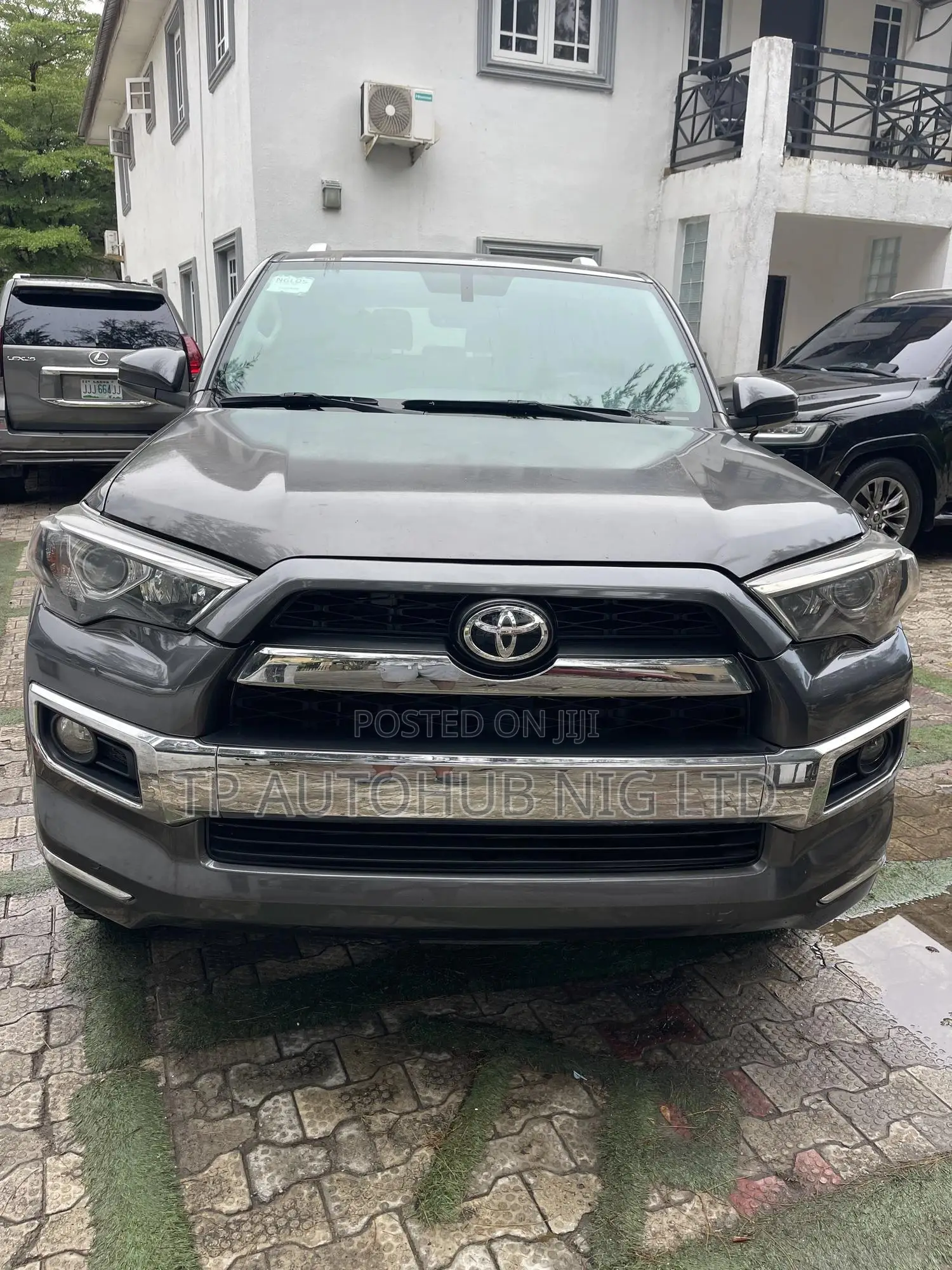 Toyota 4-Runner SR5 Premium 4dr 4x4 (4.0L 6cyl 5A) 2017 Gray