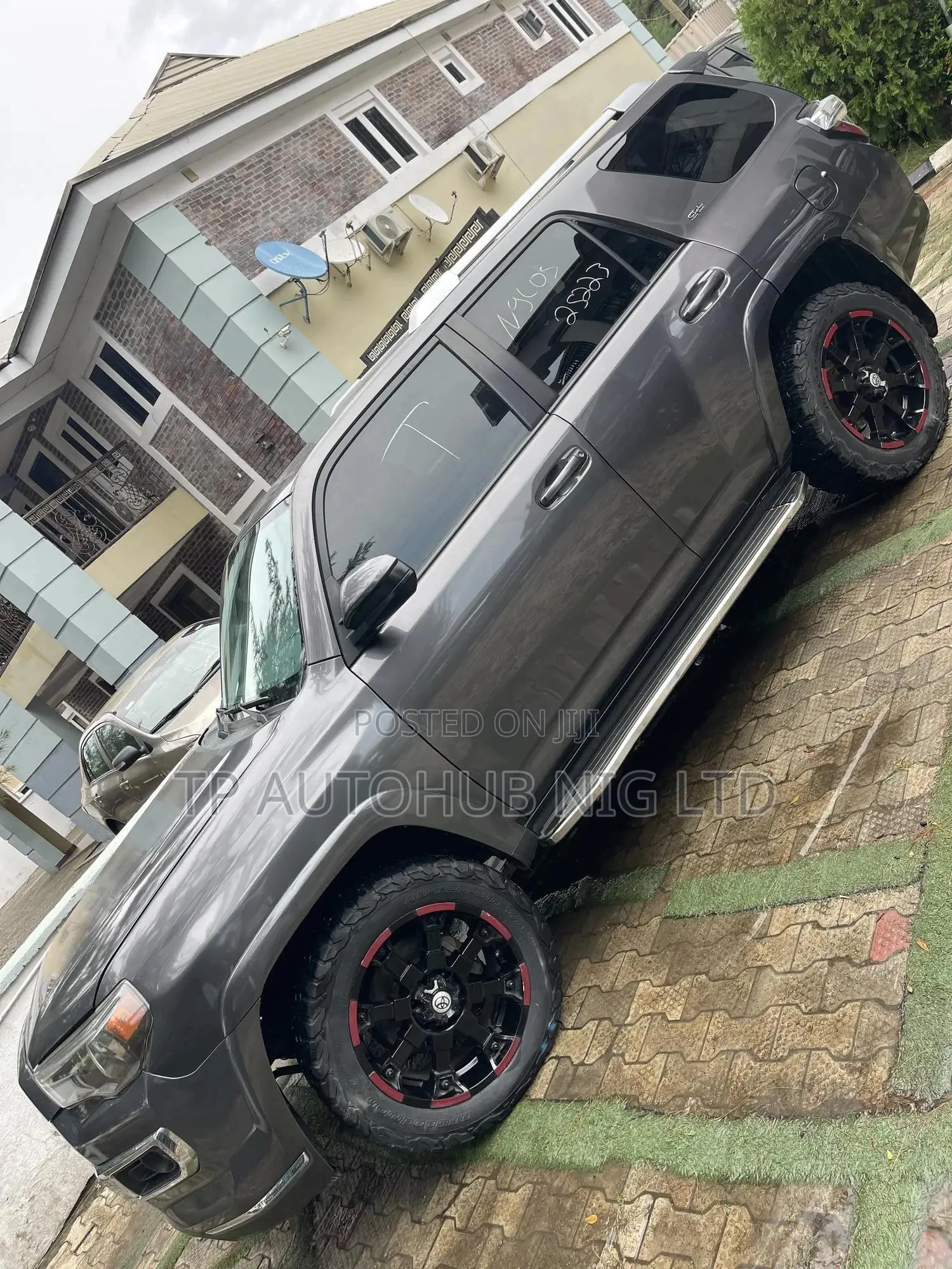 Toyota 4-Runner SR5 Premium 4dr 4x4 (4.0L 6cyl 5A) 2017 Gray
